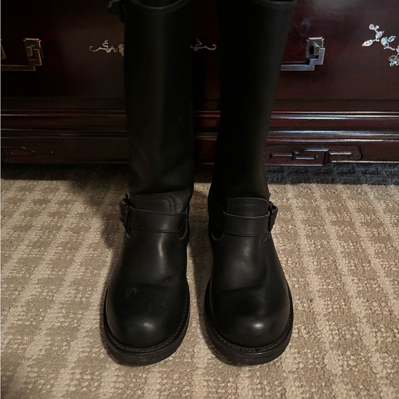 Frye classic Engineer boot size 9 - Picture 3 of 7